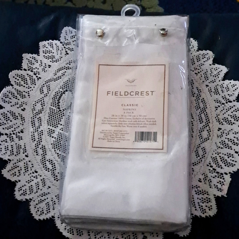 8 Fieldcrest Napkins!